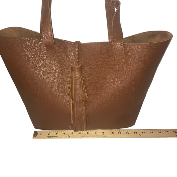 Tanger Brown Pebbled Faux Leather Large Tassel Boho Tote Bag - Picture 4 of 12
